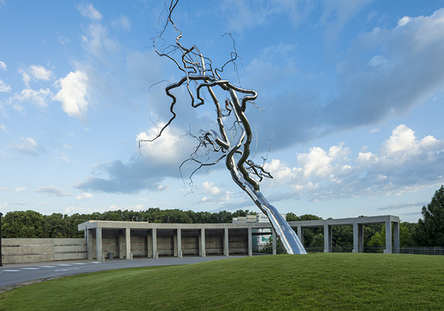 Entracne, Crystal Bridges